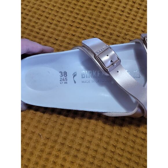 Birkenstock Women’s Size 38 245 Yao Balance Rose Gold Buckle Detail Slides GUC - Picture 2 of 6